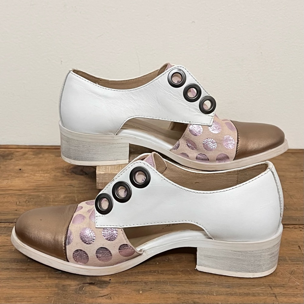 Unity in Diversity Valley White Pink Polka Dot Oxford Shoes Artsy - Picture 2 of 12